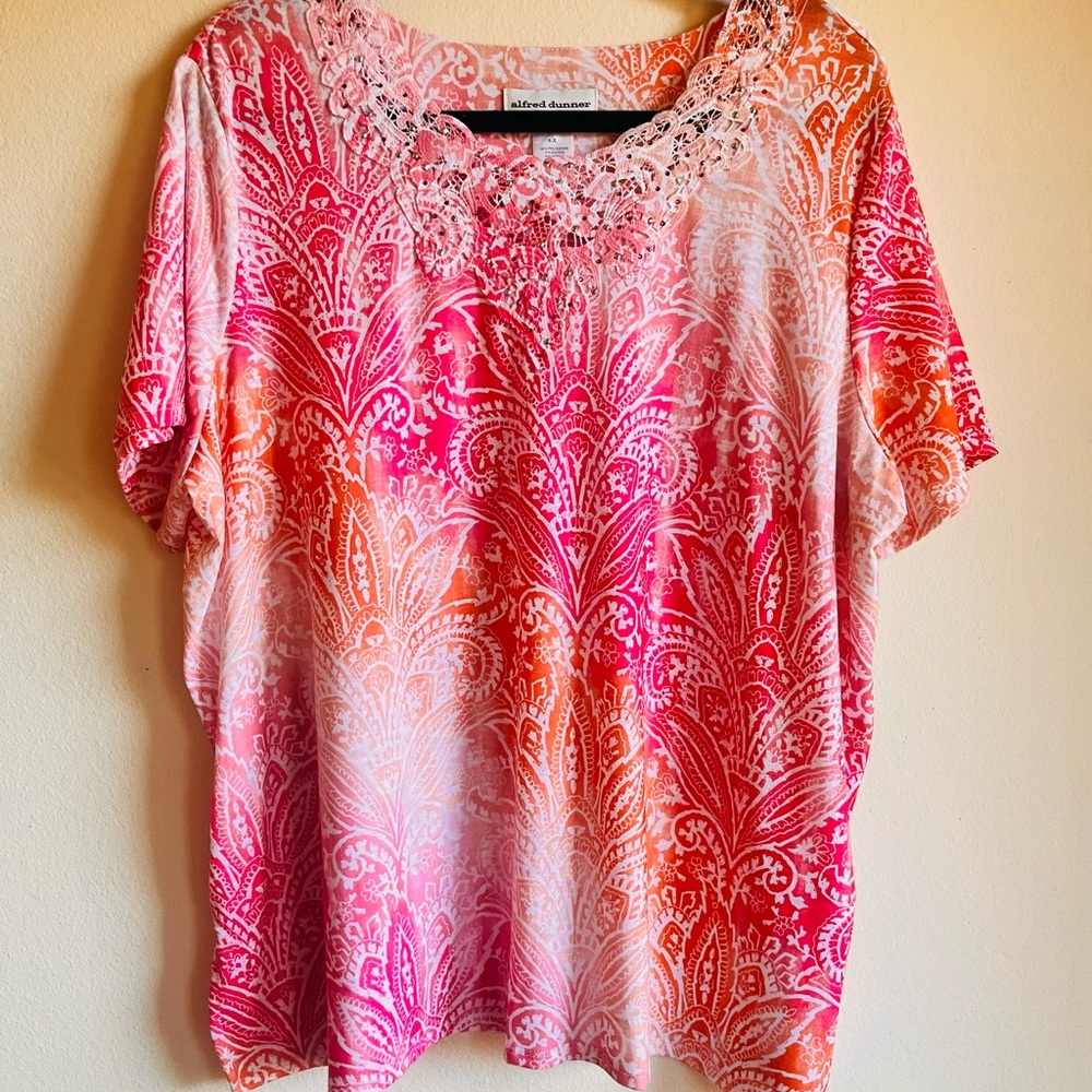 Alfred Dunner Womens 1X Ombre Medallion Top With Lace Detail